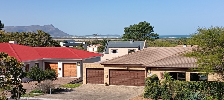 3 Bedroom Property for Sale in Heuningkloof Western Cape
